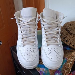 ● SOLD -- ike Air Mens sz 13